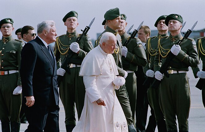 Karališki vizitai Lietuvoje: pirmieji jų – ir parama, ir apsauga šaliai