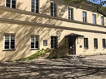 Memorialinė lenta skirta Onai Šimaite Vilniaus universiteto senojo ansamblio kieme Memorialinė lenta skirta Onai Šimaite Vilniaus universiteto senojo ansamblio kieme
