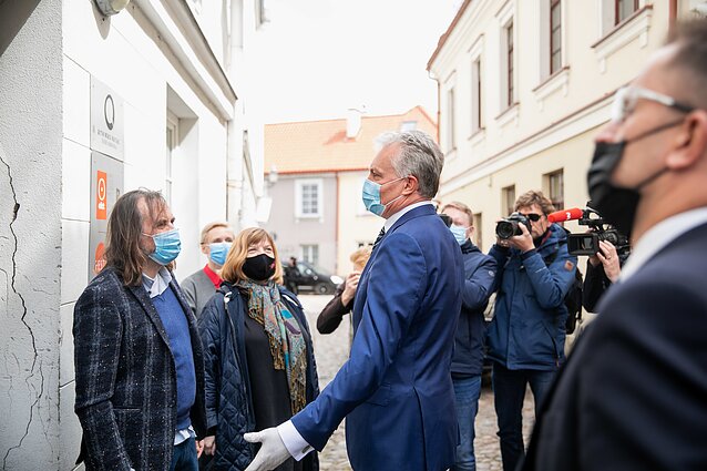 Nausėda susitiko su kultūros atstovais: buvo liūdnai pajuokauta, kad statome sarkofagą kultūrai