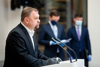Verslo ir darbdavių atstovai bei dalis profsąjungų pasirašė memorandumą prezidentūroje. Valdas Sutkus Verslo ir darbdavių atstovai bei dalis profsąjungų pasirašė memorandumą prezidentūroje. Valdas Sutkus