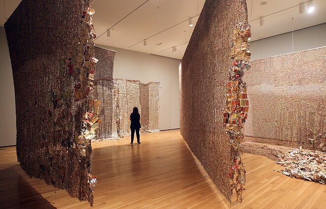 El Anatsui kūrinys El Anatsui kūrinys