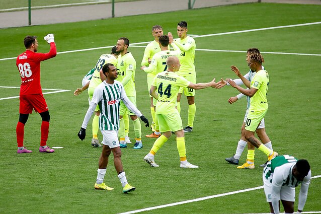Sportas. Orai. Į Lietuvą grįžo futbolas, o „Riteriai“ netikėtai patiesė Vilniaus „Žalgirį“