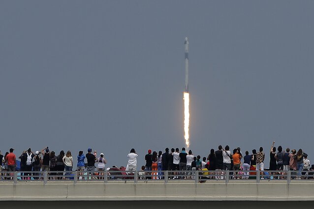 Nauja kosminių skrydžių era: ir „SpaceX“ raketa, ir skrydis – tarsi nuo telefono su mygtukais pereiti prie išmaniojo