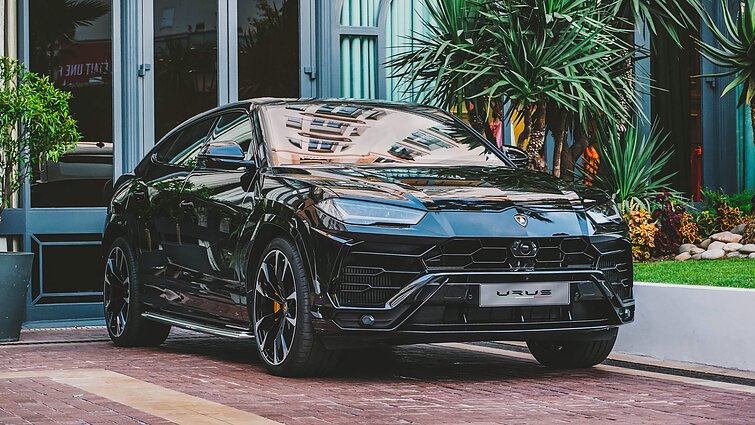 „Lamborghini Urus“