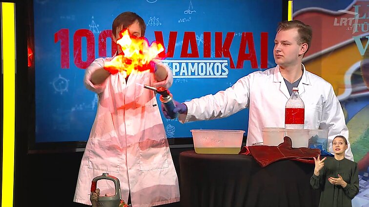 Įdomiosios pamokos tiesiogiai. Fizikiniai eksperimentai, kurie privers išsižioti ir šokėjų kūno kultūra