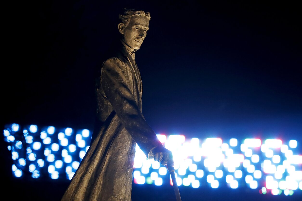 Nikola Tesla statula