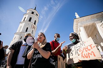 Vilniuje surengtos palaikymo eitynės reiškiant solidarumą protestams JAV Vilniuje surengtos palaikymo eitynės reiškiant solidarumą protestams JAV