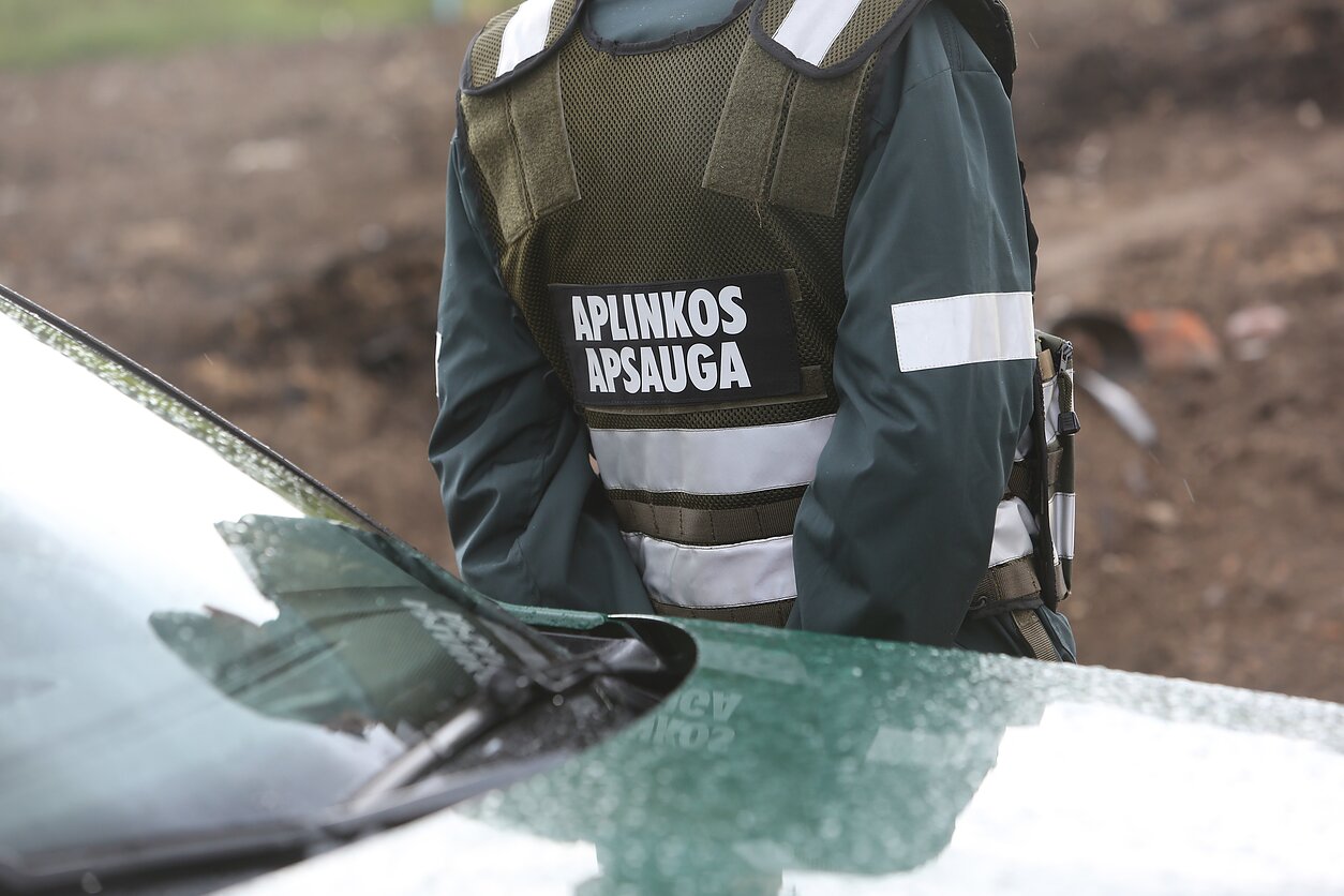 Julius Kalinskas, Vienkartinė planeta; aplinkos apsaugos darbuotojas.