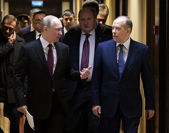 Владимир Путин и Александр Бортников Владимир Путин и Александр Бортников