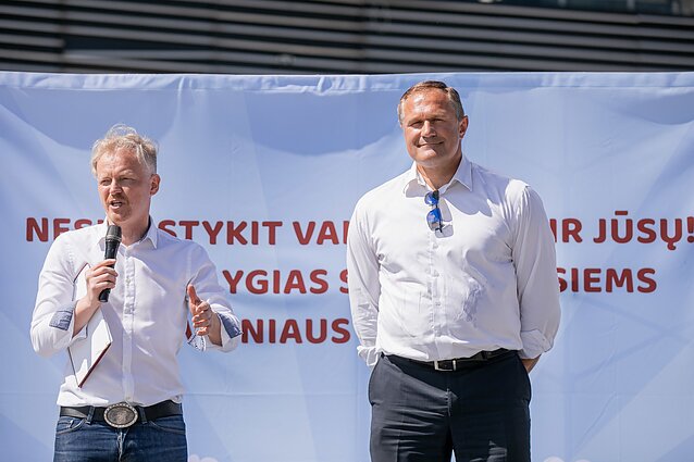 Virgilijus Alekna (dešinėje) Virgilijus Alekna (dešinėje)