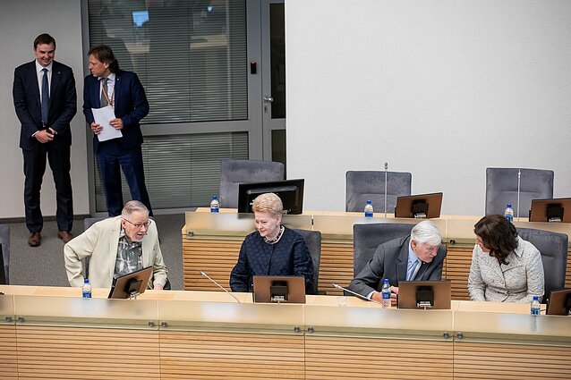 Įvertino Nausėdos metinį pranešimą: šalies vadovai linkėjo nenuvilti tautos