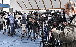 Vokietijo prokurorų spaudos konferencija, kurioje atskleidžiamos naujos detalės Madeleine McCann dingimo byloje Vokietijo prokurorų spaudos konferencija, kurioje atskleidžiamos naujos detalės Madeleine McCann dingimo byloje