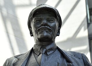 Lenino statula