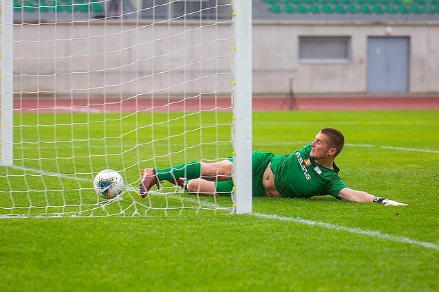 Sportas. Orai. Latvijos čempionate – iš aikštės vidurio pelnytas kuriozinis įvartis į savus vartus