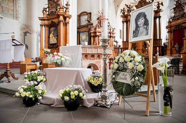 Bernardinų bažnyčioje atsisveikinama su Nelly Paltiniene