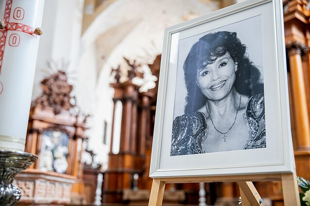 Nelly Paltinienės laidotuvės