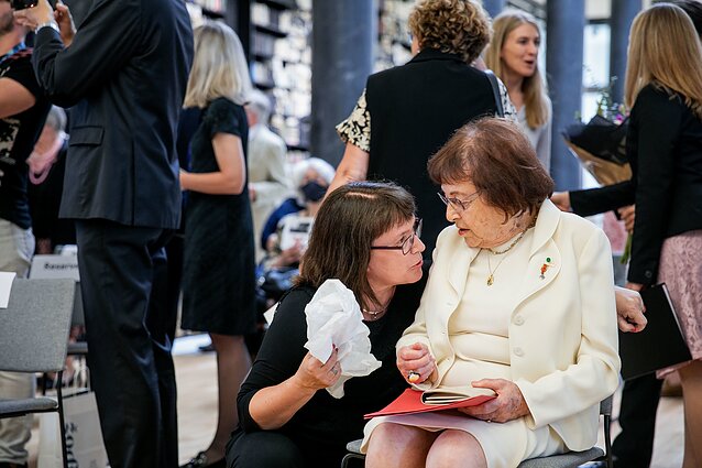 Giedrė Kadžiulytė, Irena Veisaitė