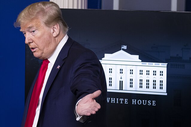 Trumpą rinkimų kovoje apgavo paaugliai – susibūrė „TikToke“ ir privertė kalbėti pustuštei arenai