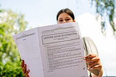 Lietuvių kalbos ir literatūros brandos egzaminas Lietuvių kalbos ir literatūros brandos egzaminas