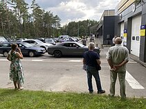 Eilės prie „Regitros“