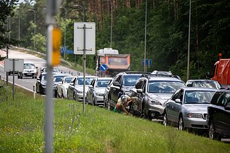 Eilės prie „Regitros“ 