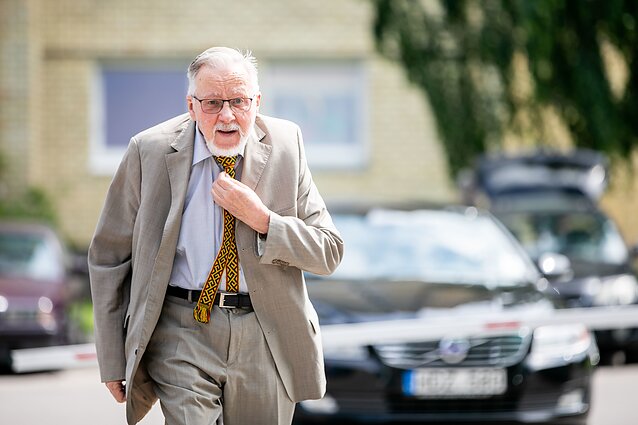 Atminimo lentos rašytojui Petrui Dirgėlai atidengimas. Vytautas Landsbergis 