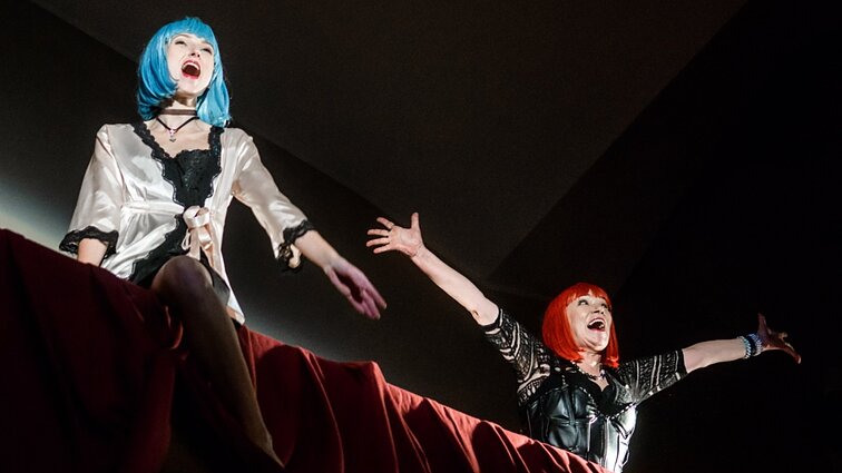 Homo cultus. Iš balkono. Teatras balkone, balkonas teatre