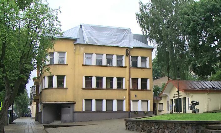 Panorama. Kauno paveldosaugininkams gresia nuobauda: antstatas prestižinėje gatvėje piktina visuomenę (su vertimu į gestų k.)