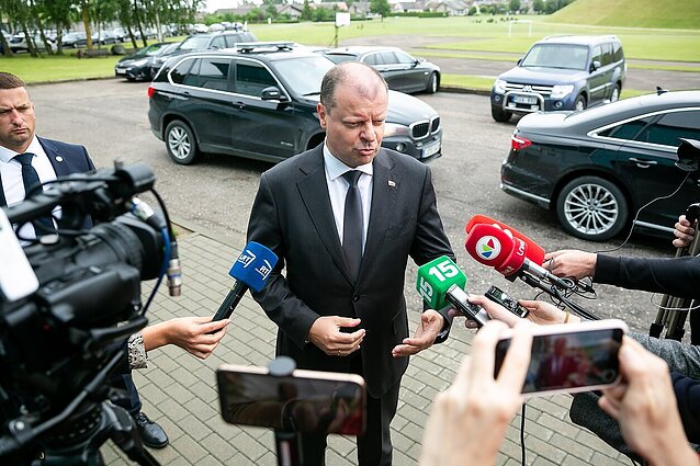 LRT RADIJO žinios. Vyriausybė šiandien svarstys saugių kelionių ir apsaugos priemonių klausimą