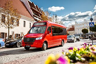 Mažas elektrinis autobusas