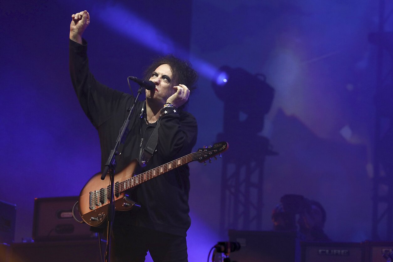 „The Cure“ lyderis Robertas Smithas