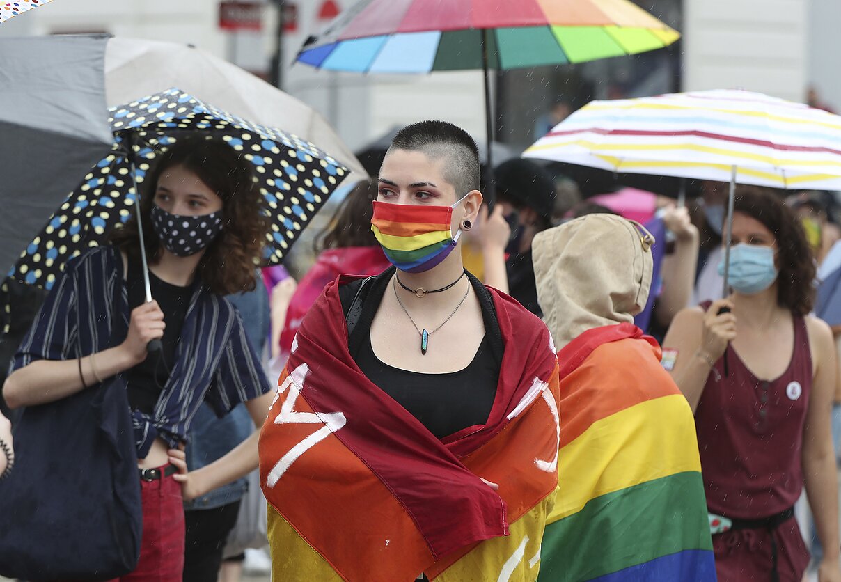 AP nuotr., Protestas prieš prezidento rinkimų kampanijos metu pažertų kaltinimų LGBT bendruomenei