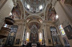 Nesvyžiaus Dievo Kūno bažnyčios interjeras