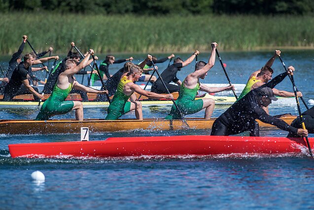 Sportas. Orai. Olimpinių kelialapių dar neturintys baidarininkai – ir draugai, ir konkurentai (su vertimu į gestų k.)