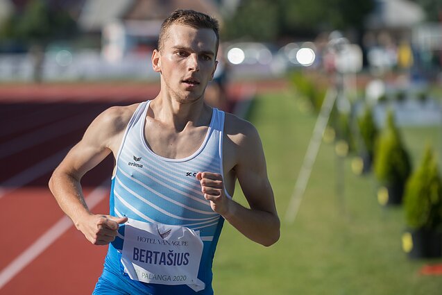 Sportas. Orai. Simas Bertašius pagerino seniausią oficialų Lietuvos lengvosios atletikos rekordą