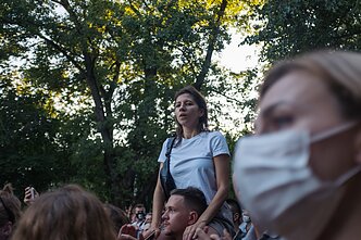 Rugpjūčio 6 d., likus trims dienoms iki rinkimų, nors valdžia ir stengėsi blokuoti opozicijos susibūrimus, šie vis dėlto įvyko