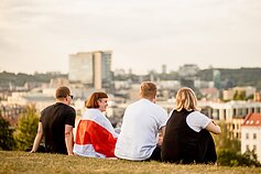Į atvirą diskoteką-iškylą ant Tauro kalno susirinkę miestiečiai reiškė paramą Baltarusijai