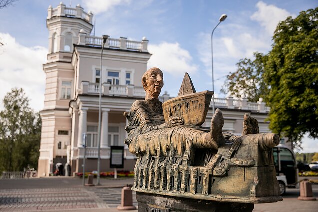 Žinios. Kurortų aktualijos: Birštonas svečių skaičiumi nesiskundė, tuo metu Druskininkai buvo pustuščiai