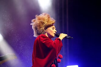 Aistės Smilgevičiūtės ir „Skylės“ koncerto akimirka 