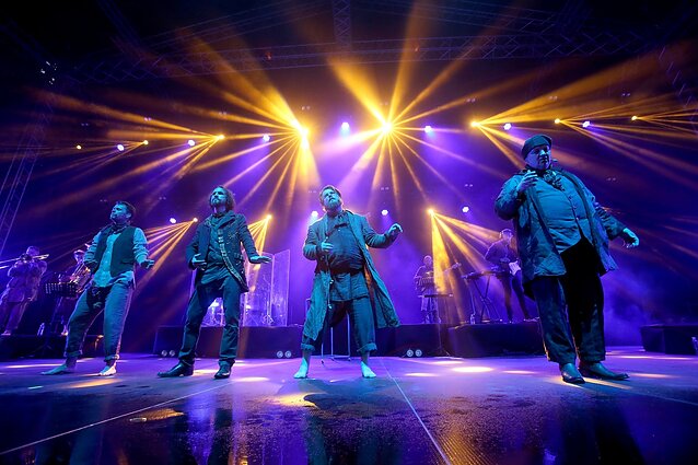 Aistės Smilgevičiūtės ir „Skylės“ koncerto akimirka 