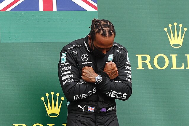 Sportas. Orai. F-1: Lewisas Hamiltonas iškovojo penktąją sezono pergalę