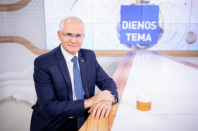 Dienos tema. Monkevičius žvelgdamas į kitų šalių situaciją: mūsų švietimo įstaigos yra šaunuolės (su vertimu į gestų k.)