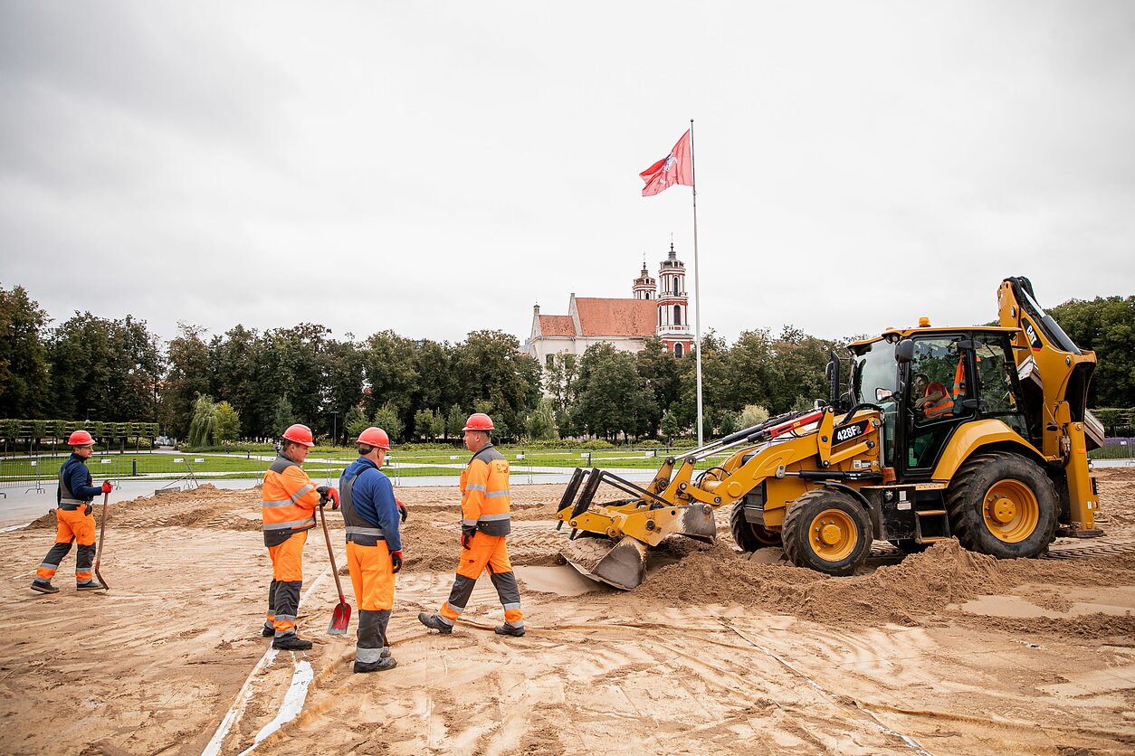 Ardomas paplūdimys Lukiškių aikštėje