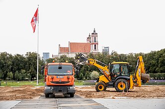 Ardomas paplūdimys Lukiškių aikštėje