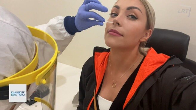 Mondeikaitė išbandė koronaviruso testą: pasipylė ašaros, bet kraują duoti – skauda labiau