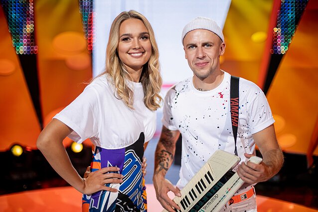 „Dainuok su manim“ vedėjai Jurgita Jurkutė-Širvaitė ir Vidas Bareikis
