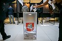 Voting (associative image)