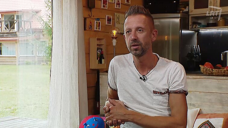 Atsitiktinai įsigyta sodyba Linui Adomaičiui tapo ramybės oaze: čia yra apie ką pagalvoti