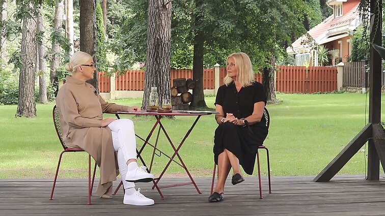 Veranda. Sodyboje į save pasinėręs Linas Adomaitis, didingas prezidentūros kiemas ir Visagino unikalumas