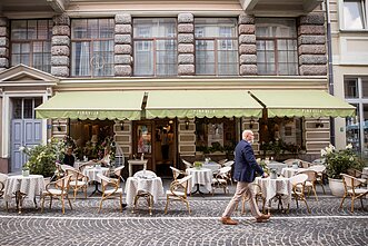Restaurant (associative image)